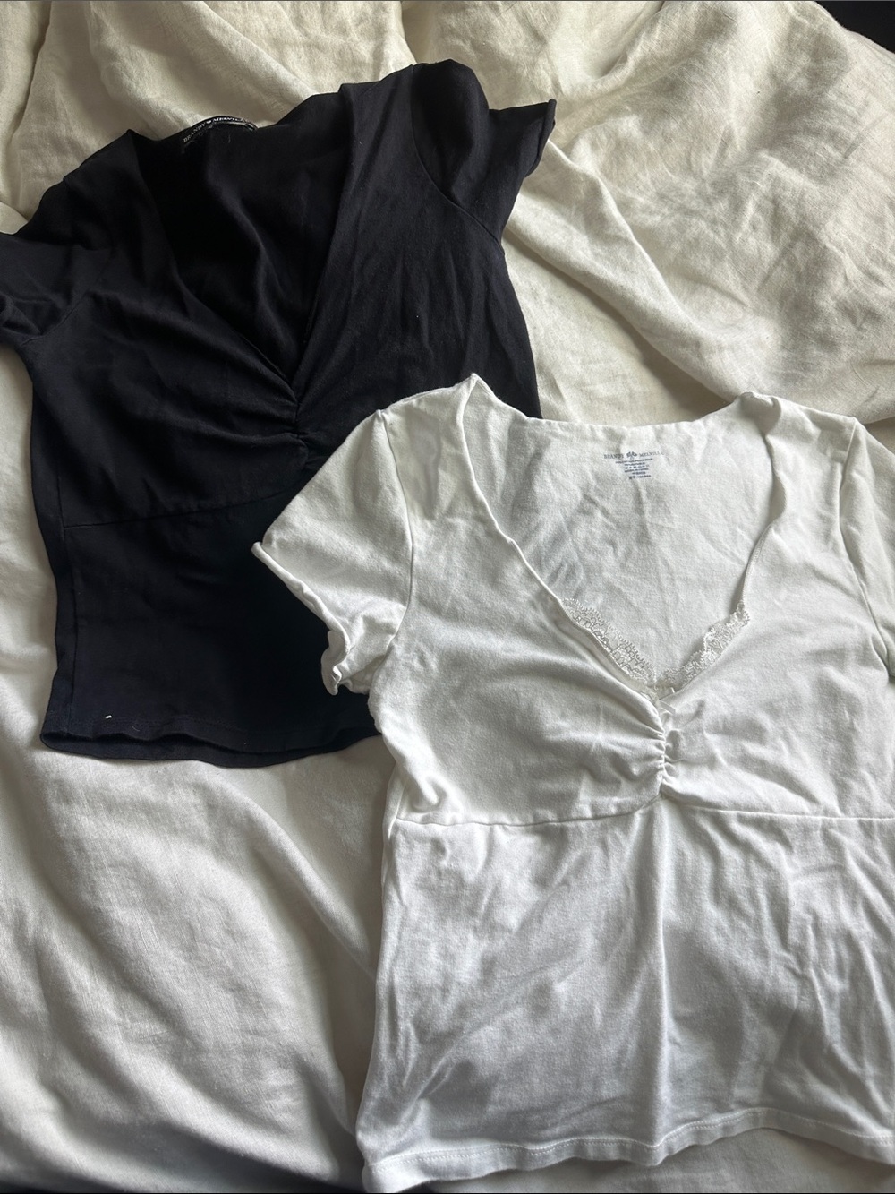 Brandy Melville V-Neck Ruched Women’s Top — White and Black